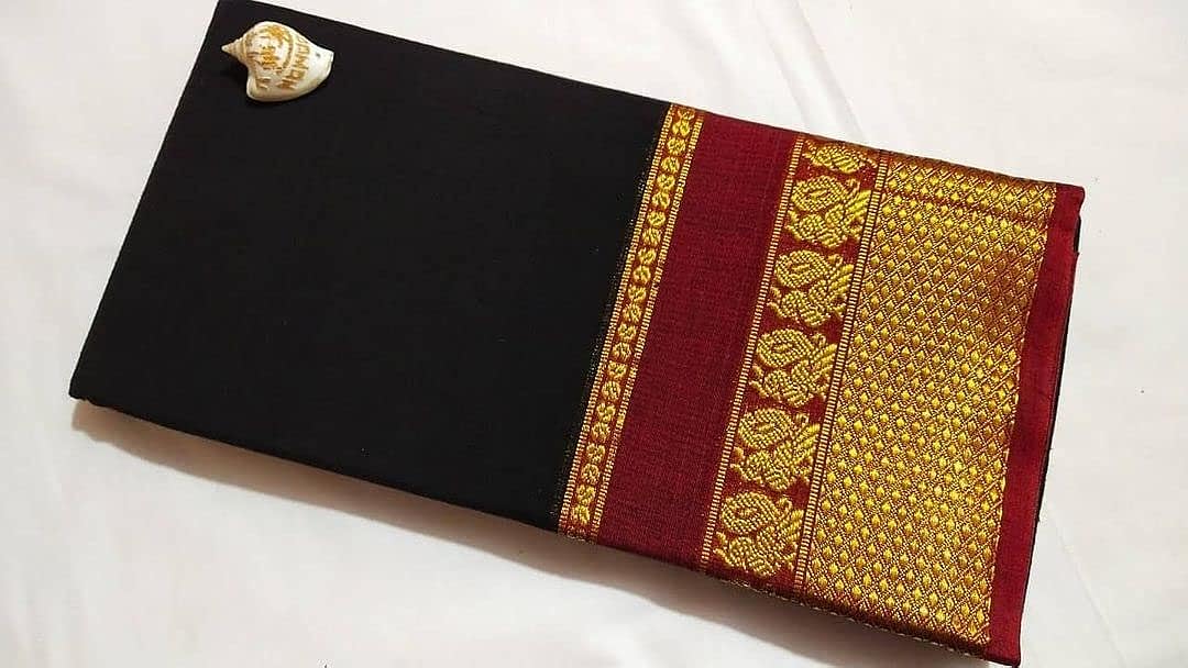 Fabulous Narayanpet Pure Cotton Saree With Running Blouse Piece (Black) For Women