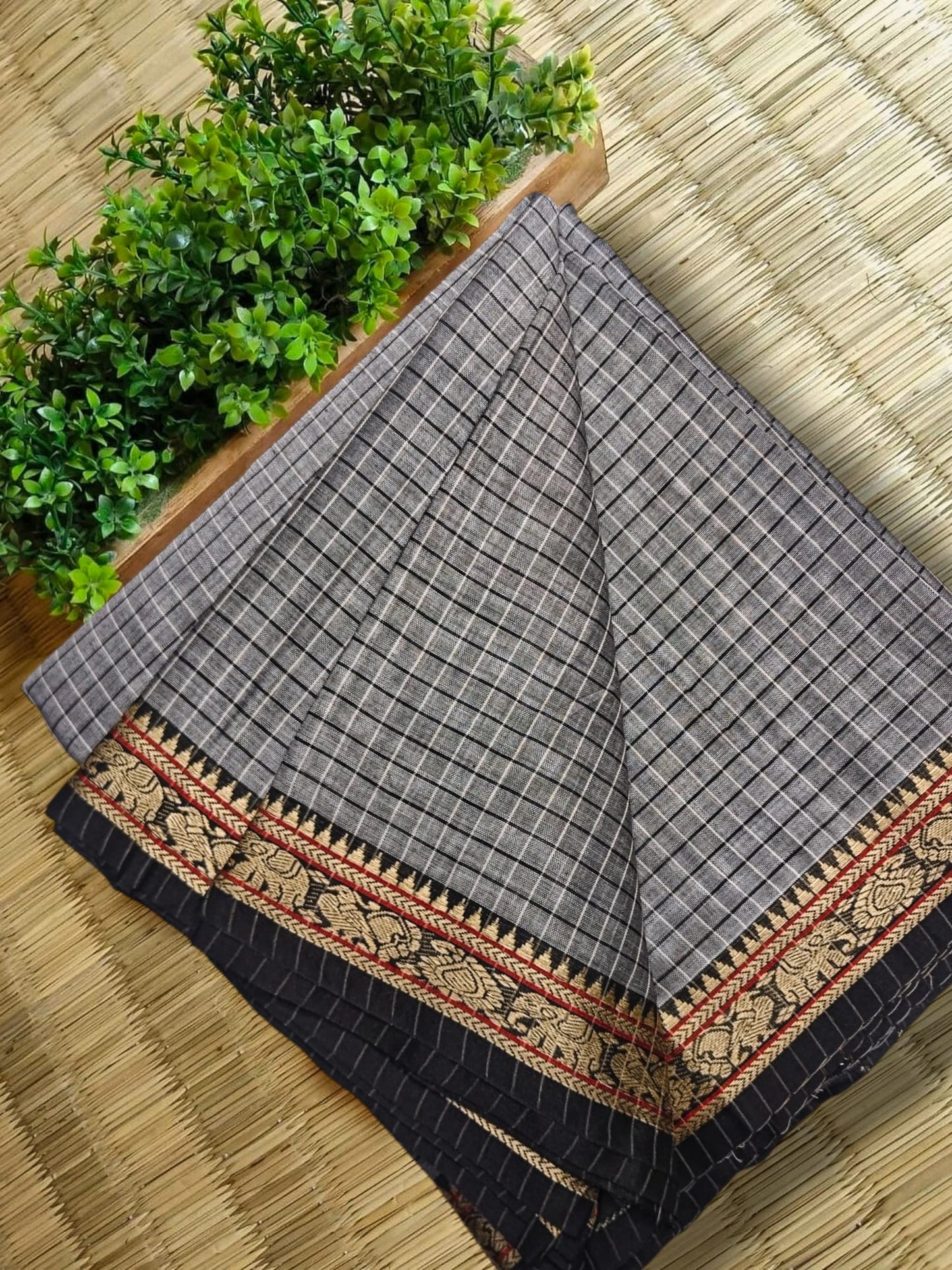 Deepali Grey Checked Pattern Narayanapet Pure Cotton saree