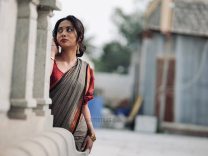 Ashwini checked Pattern Narayanapet Pure Cotton saree with running blouse piece (Same as saree)