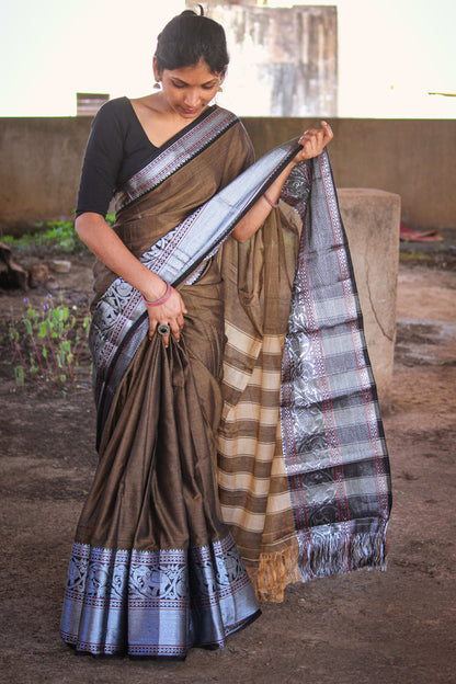 Biege Tanvi Silver Jari Border Narayanpet Pure Cotton saree