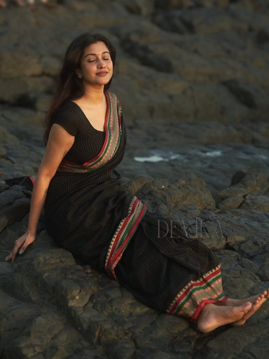 Black Anuradha Lining Pattern Narayanapet Pure Cotton saree