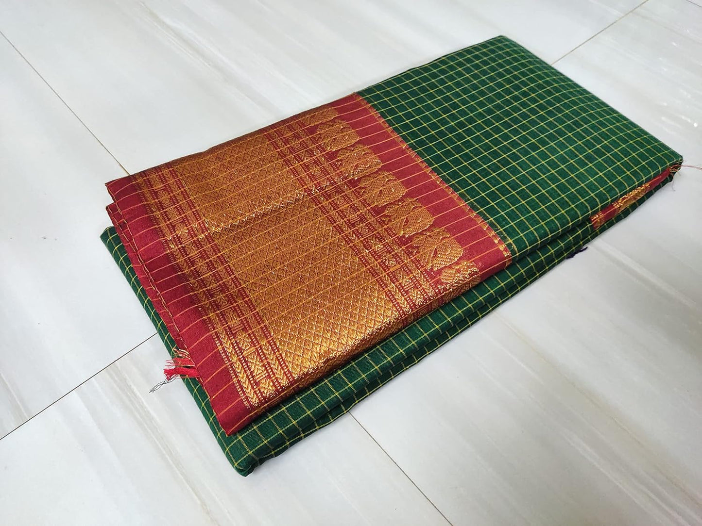 Women'S Narayanpet Checks Cotton Saree With Running Blouse Piece (Green(Small Checks)