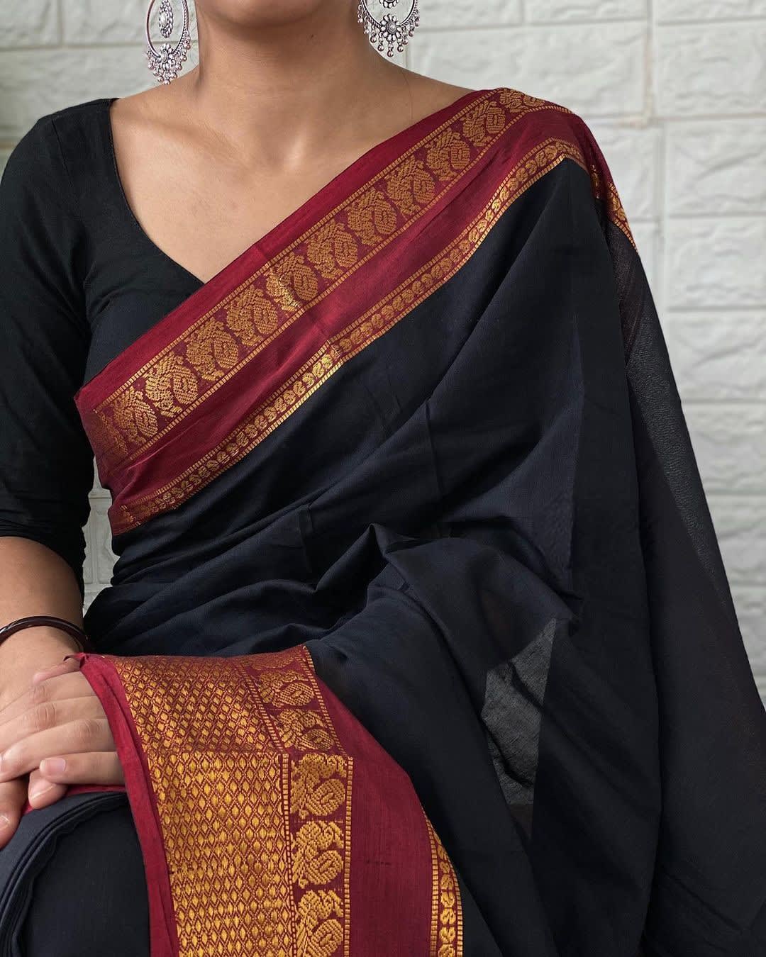 Black  Narayanpet Pure Handloom Cotton Sarees with Running blouse piece (Black)