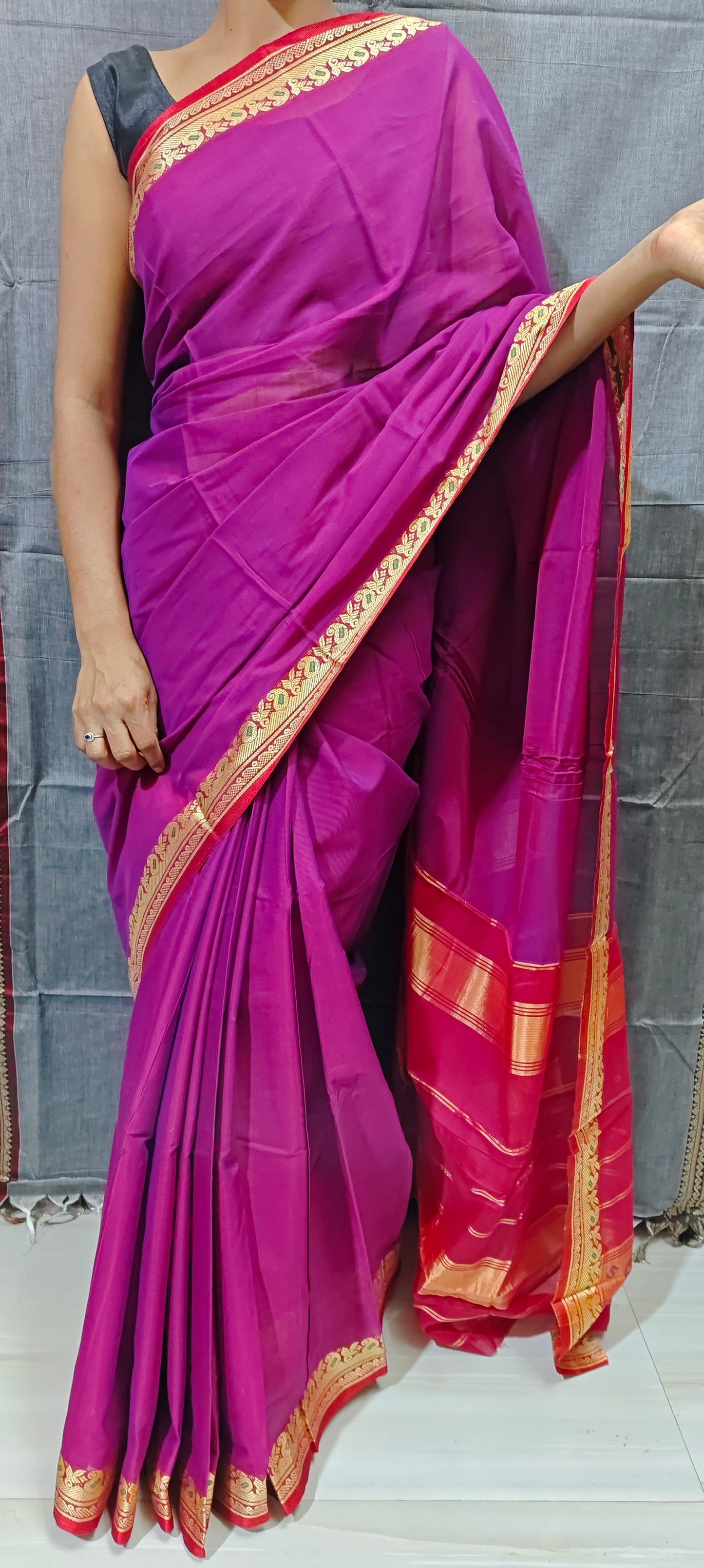Magenta Chamka (Shine) Cotton ilkal Handloom Saree with Dyed Resham Pallu