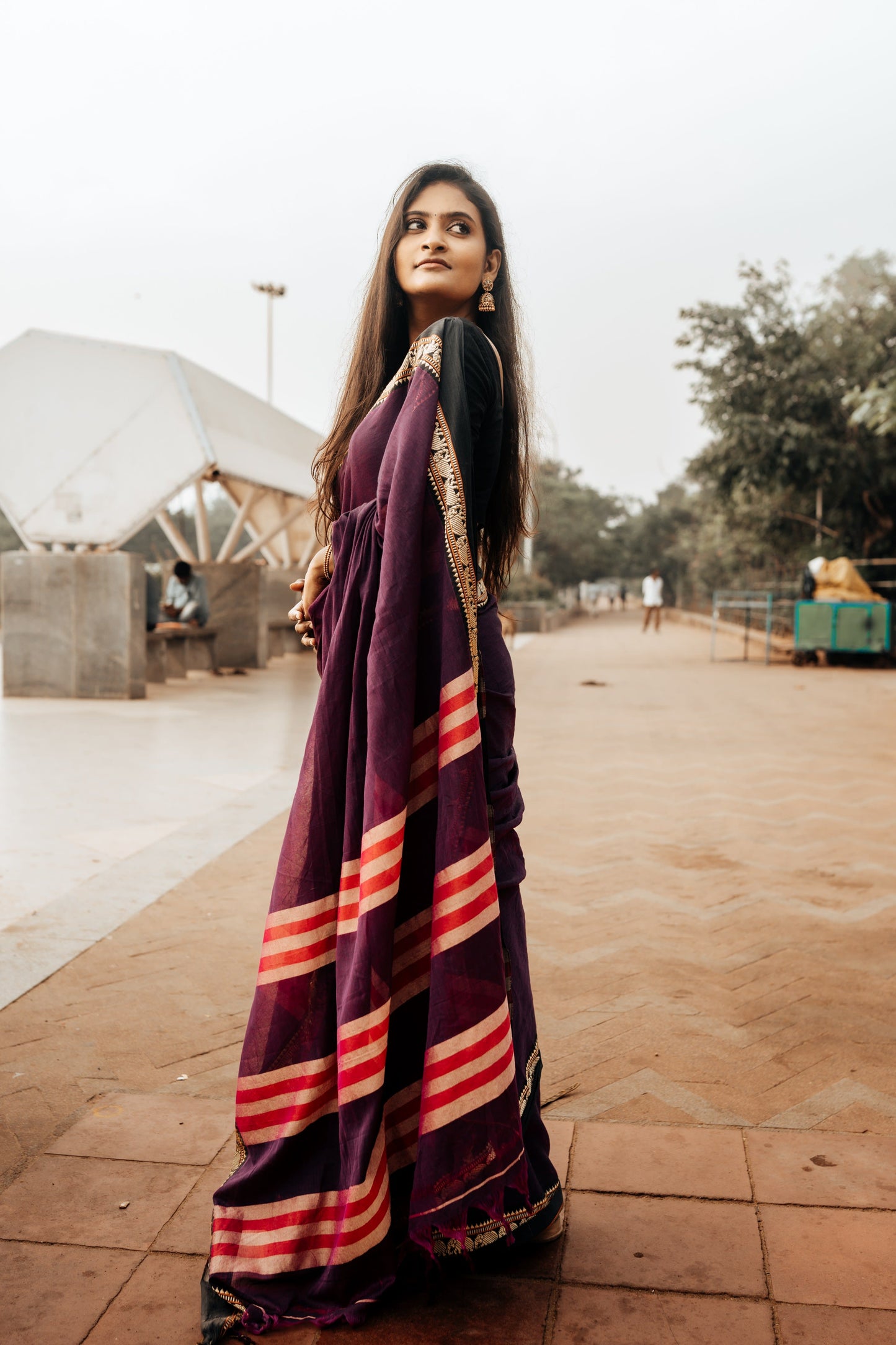 Magenta Elephant Thread woven Narayanpet Pure Cotton Saree