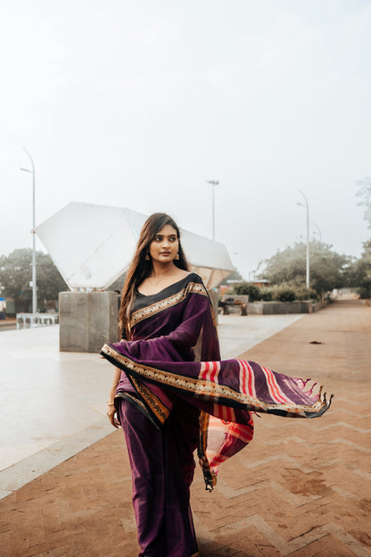 Magenta Elephant Thread woven Narayanpet Pure Cotton Saree