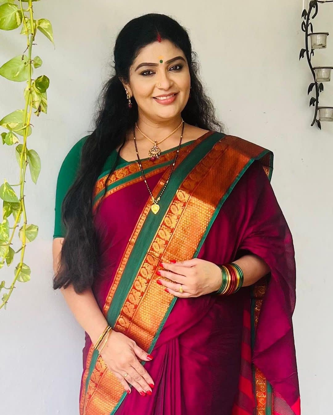 Magenta Narayanapet Pure Cotton saree with running blouse piece (same as saree)