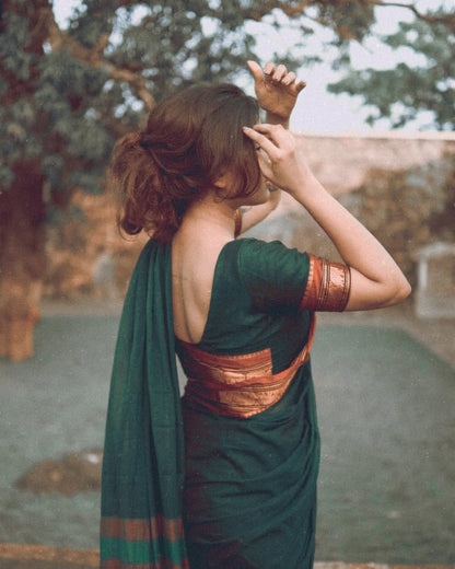 Bottle Green Narayanapet Elephant Border Pure Handloom Cotton sarees with Running blouse piece